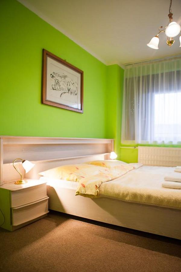Hotel Satelit Piest'any Esterno foto