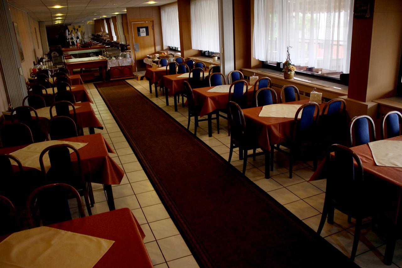 Hotel Satelit Piest'any Esterno foto