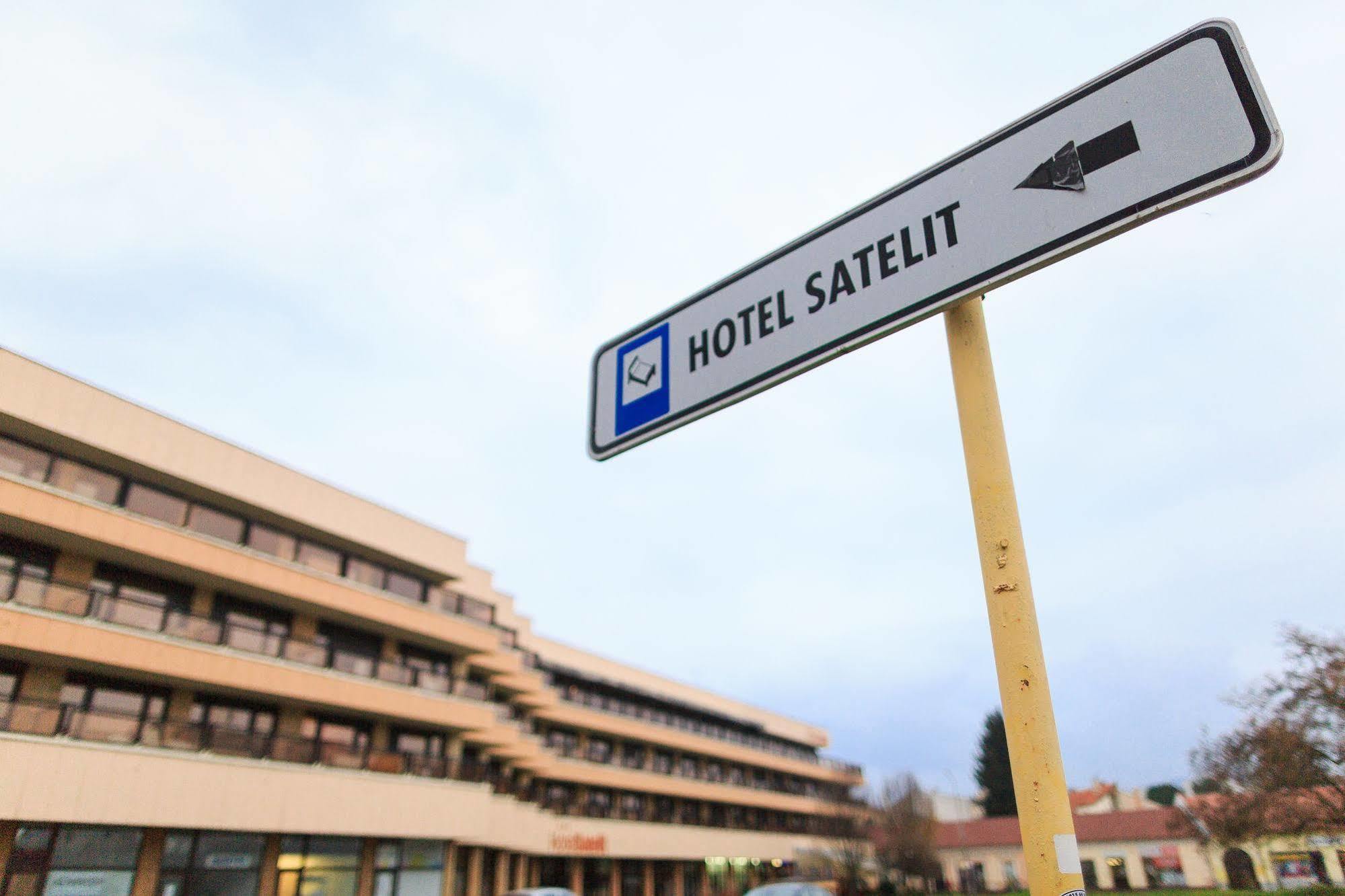 Hotel Satelit Piest'any Esterno foto