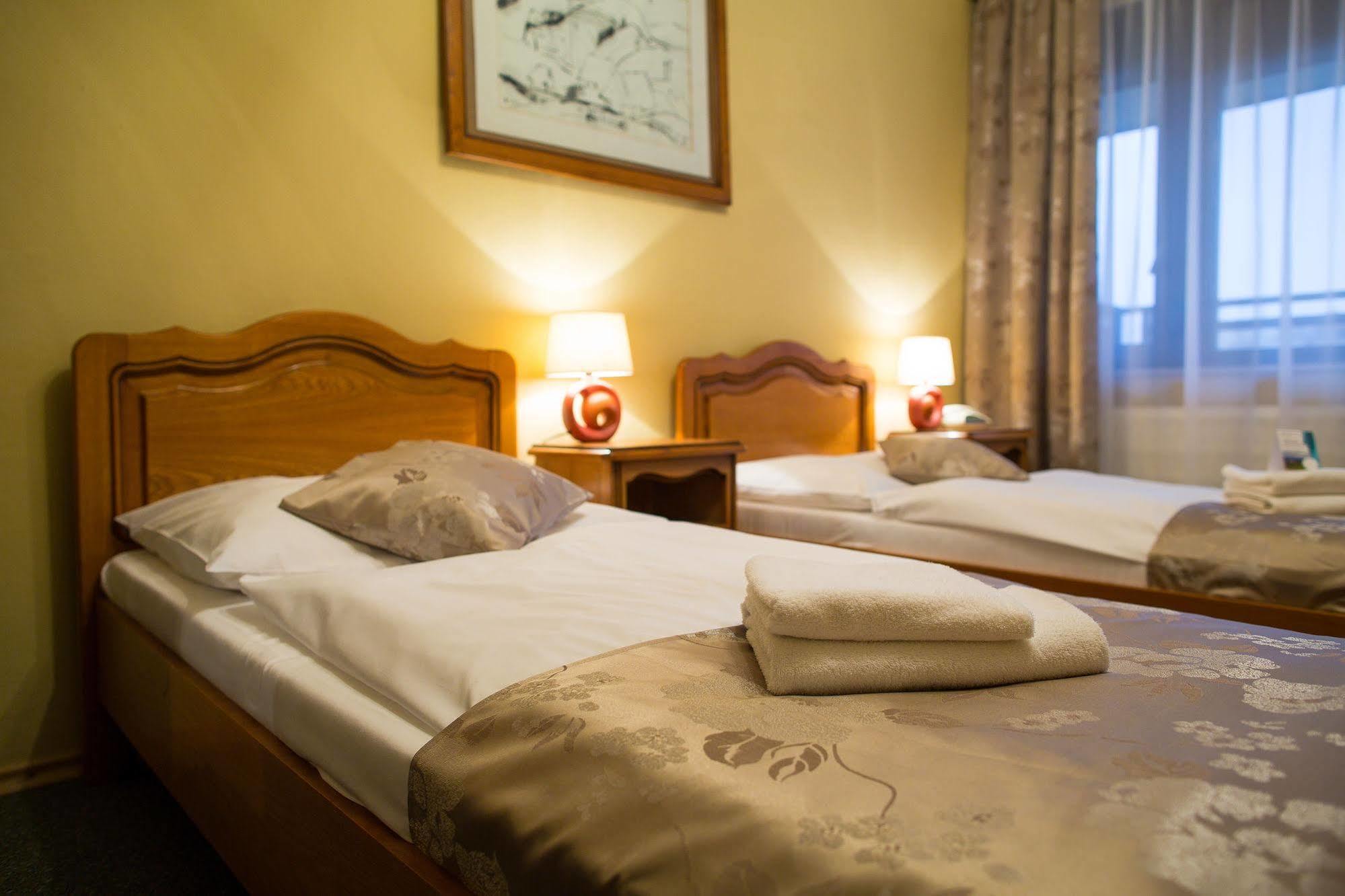 Hotel Satelit Piest'any Esterno foto